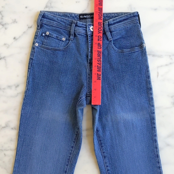 NWOT. Express Jeans Stretch Cotton and Spandex High-Waist Straight Leg Jean. - Picture 3 of 6